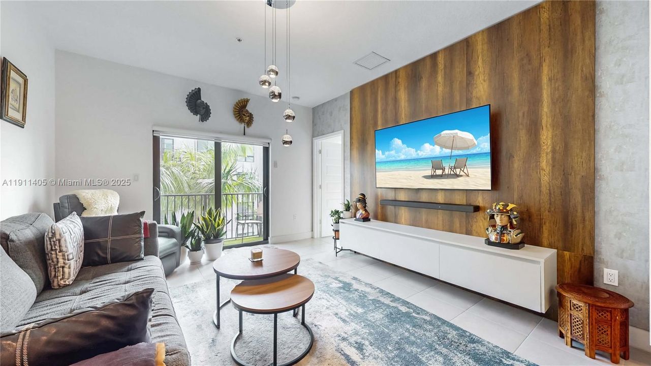 Active With Contract: $505,000 (3 beds, 2 baths, 1124 Square Feet)