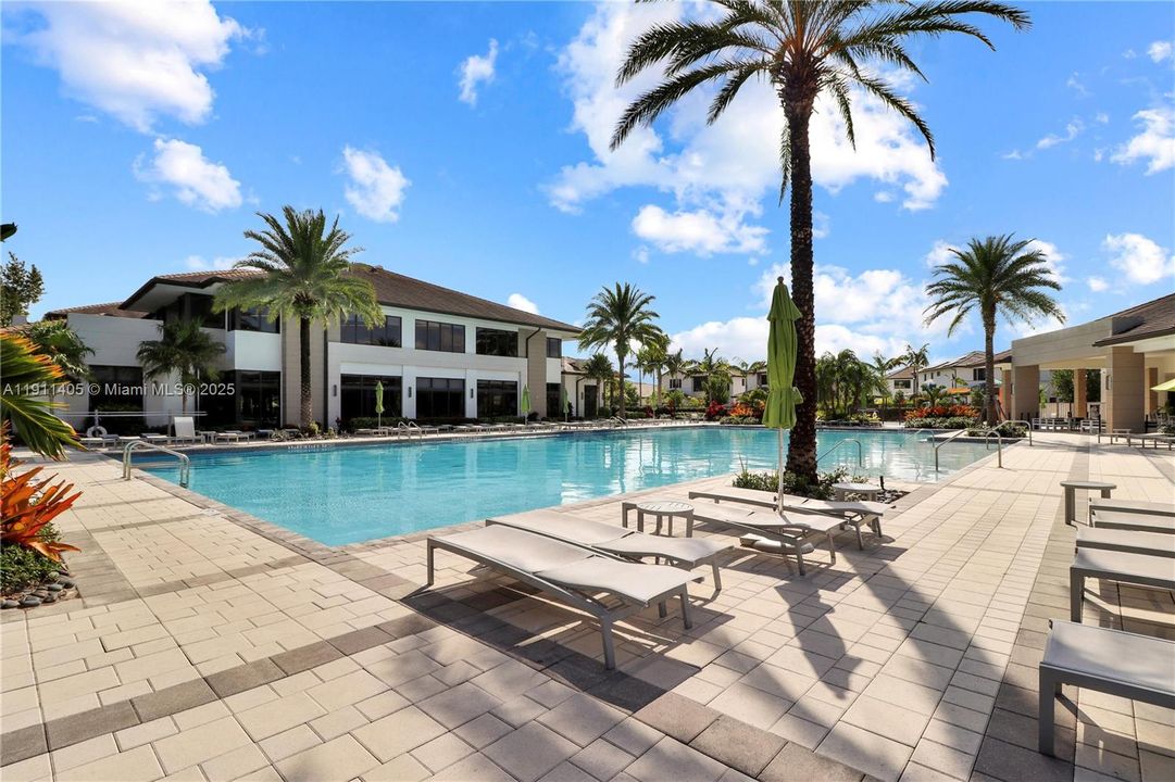 Active With Contract: $505,000 (3 beds, 2 baths, 1124 Square Feet)