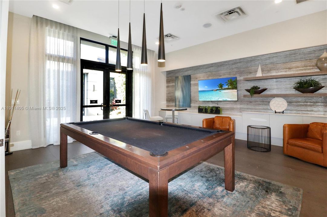 Active With Contract: $505,000 (3 beds, 2 baths, 1124 Square Feet)