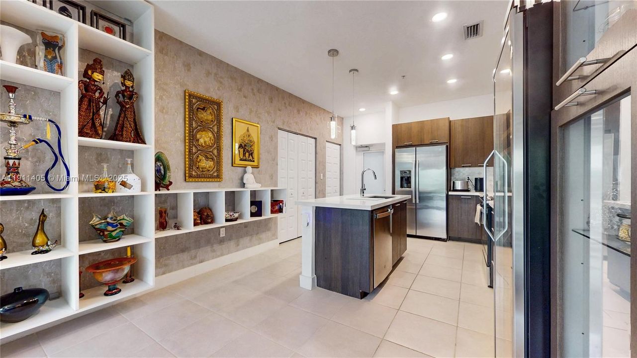 Active With Contract: $505,000 (3 beds, 2 baths, 1124 Square Feet)