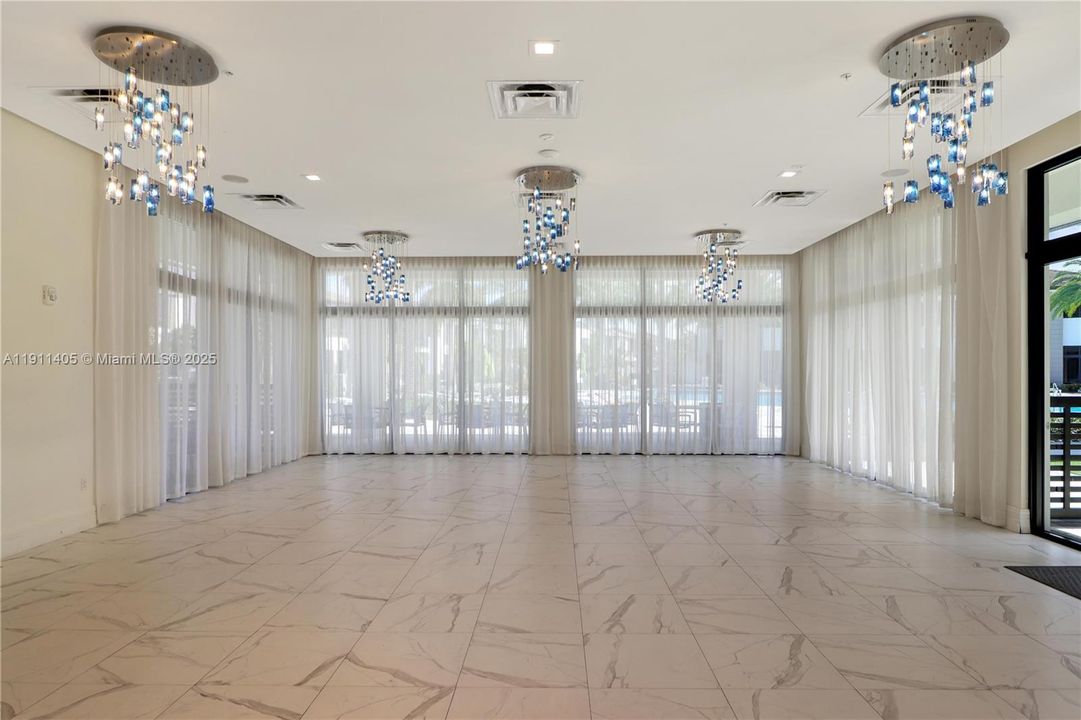 Active With Contract: $505,000 (3 beds, 2 baths, 1124 Square Feet)