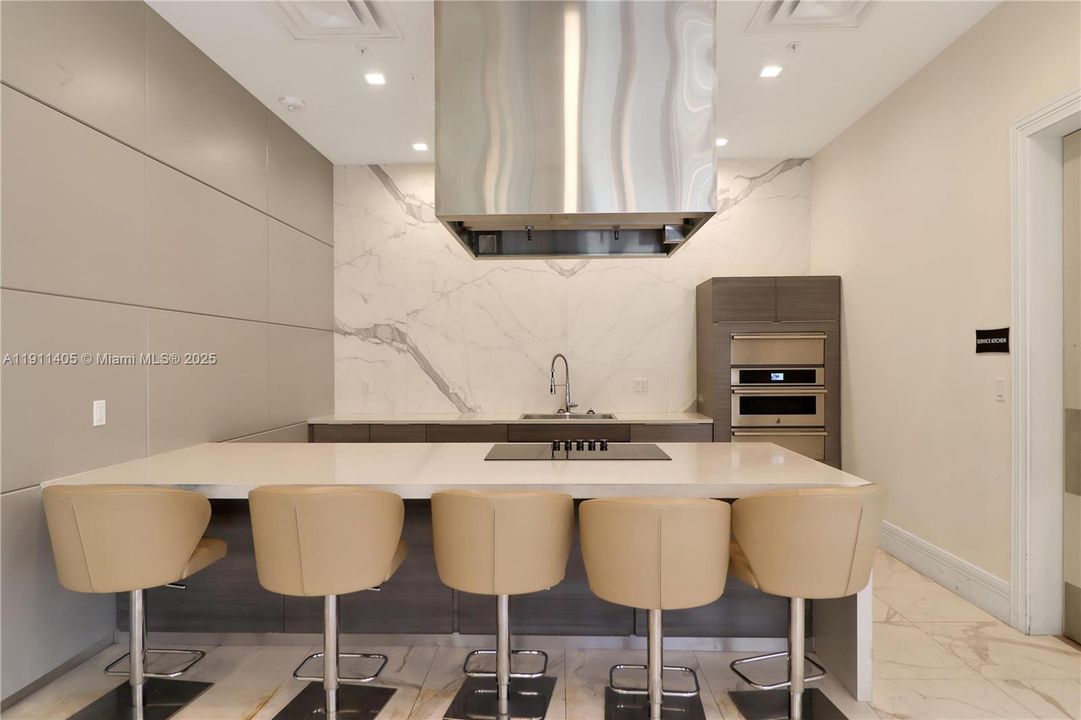 Active With Contract: $505,000 (3 beds, 2 baths, 1124 Square Feet)