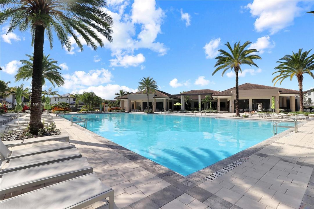 Active With Contract: $505,000 (3 beds, 2 baths, 1124 Square Feet)