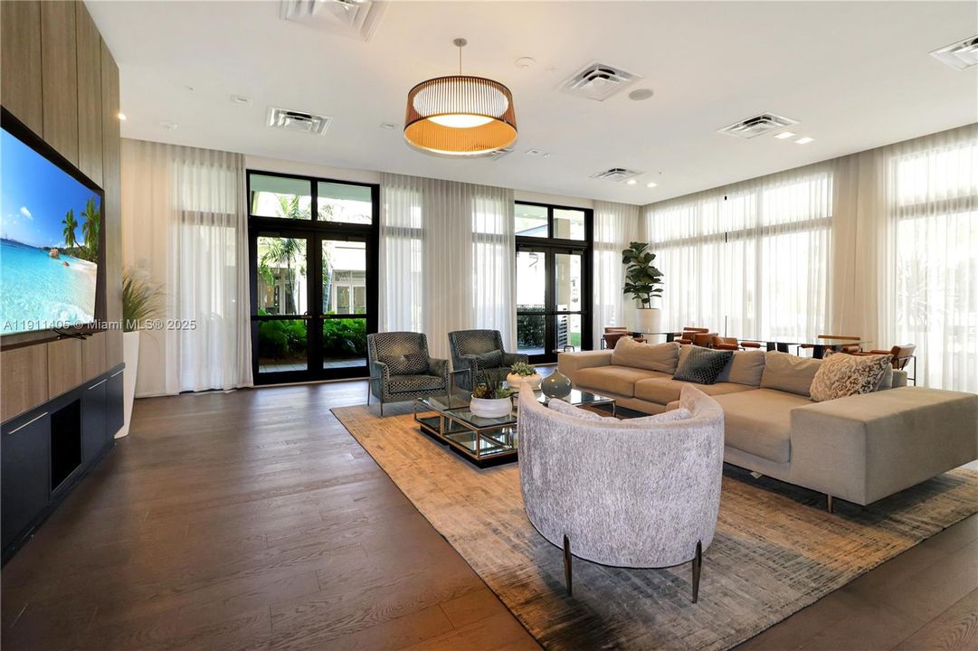 Active With Contract: $505,000 (3 beds, 2 baths, 1124 Square Feet)