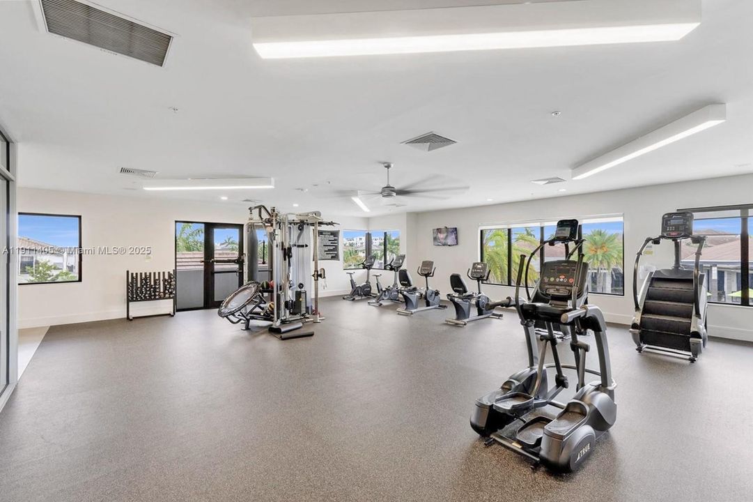 Active With Contract: $505,000 (3 beds, 2 baths, 1124 Square Feet)