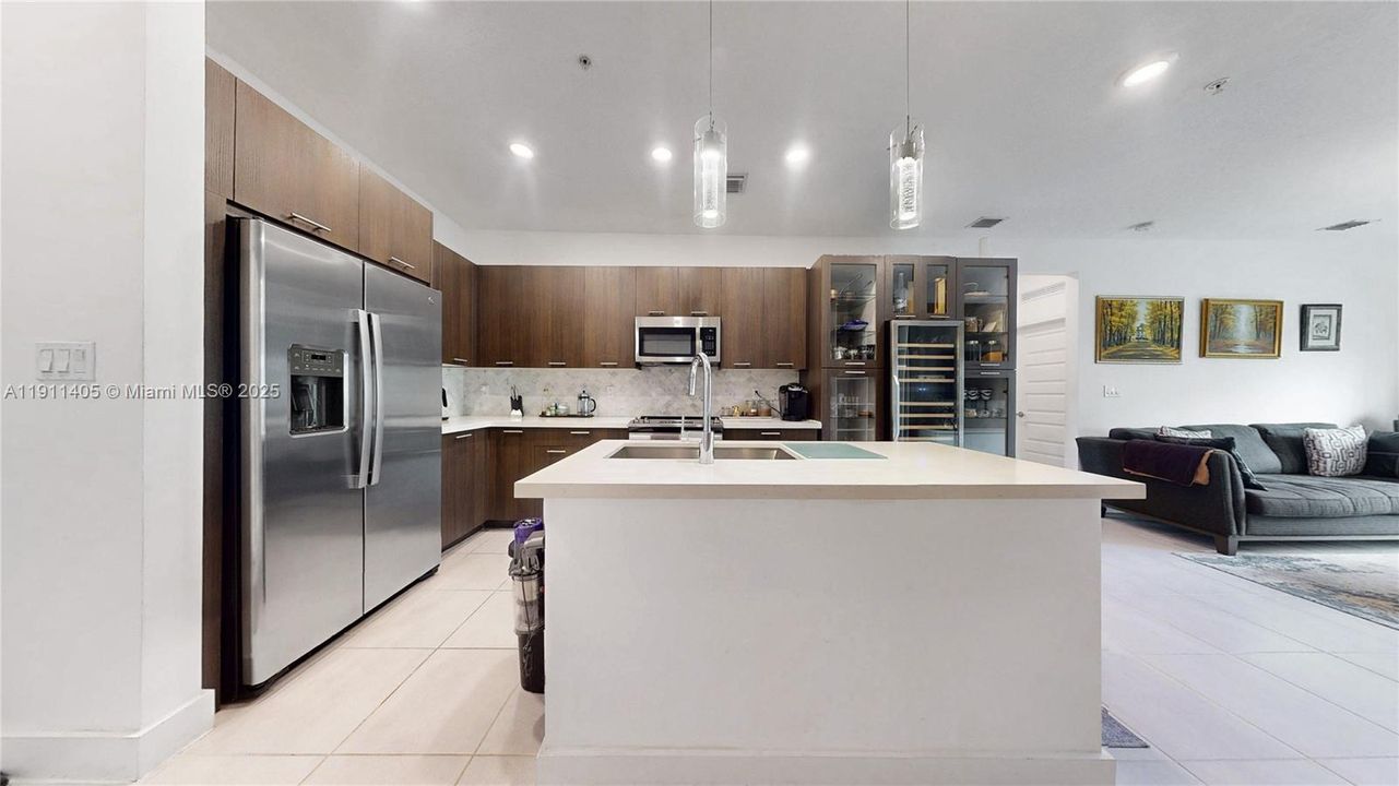 Active With Contract: $505,000 (3 beds, 2 baths, 1124 Square Feet)