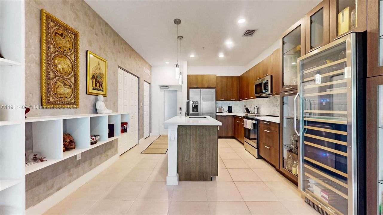 Active With Contract: $505,000 (3 beds, 2 baths, 1124 Square Feet)