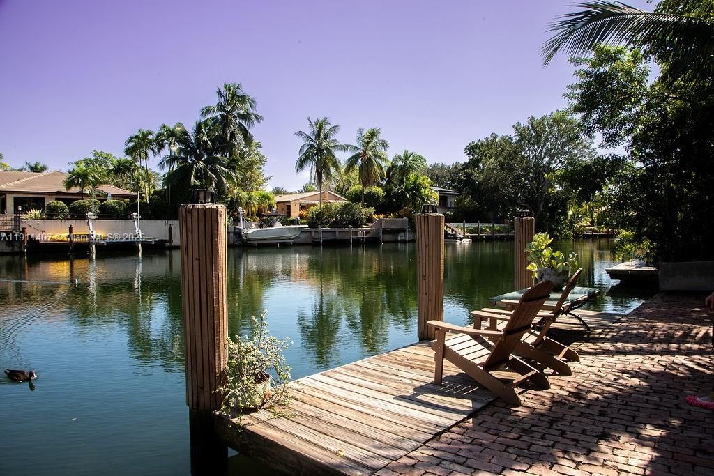 For Sale: $3,975,000 (4 beds, 4 baths, 3451 Square Feet)