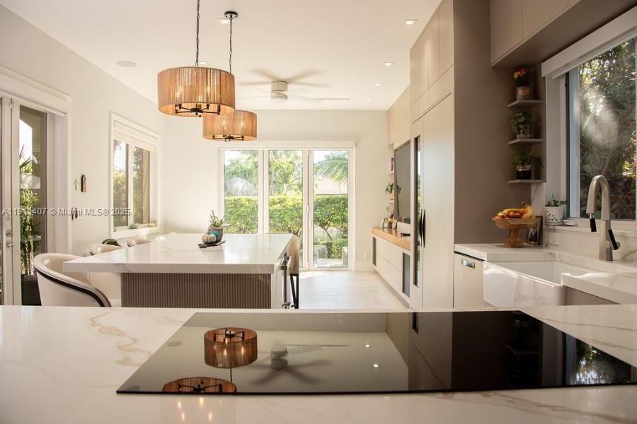 For Sale: $3,975,000 (4 beds, 4 baths, 3451 Square Feet)