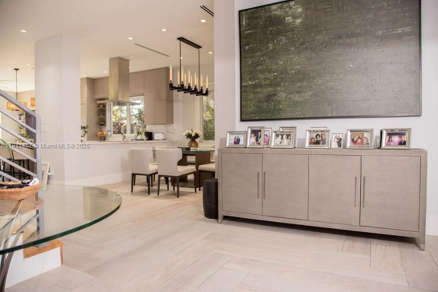 For Sale: $3,975,000 (4 beds, 4 baths, 3451 Square Feet)