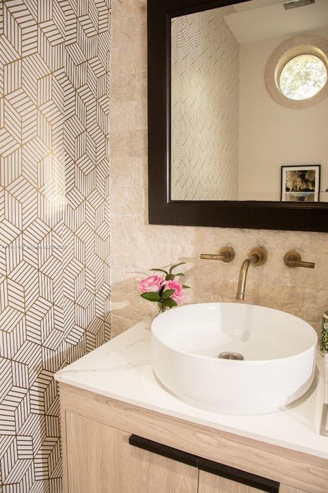 For Sale: $3,975,000 (4 beds, 4 baths, 3451 Square Feet)