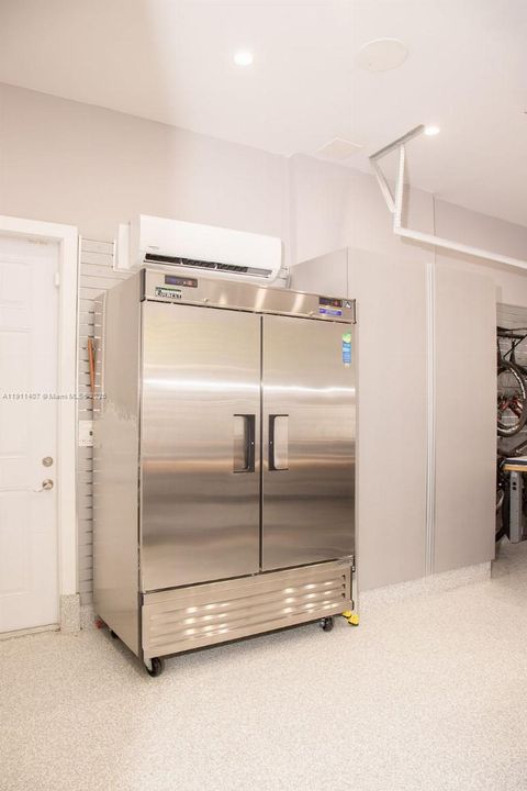 For Sale: $3,975,000 (4 beds, 4 baths, 3451 Square Feet)