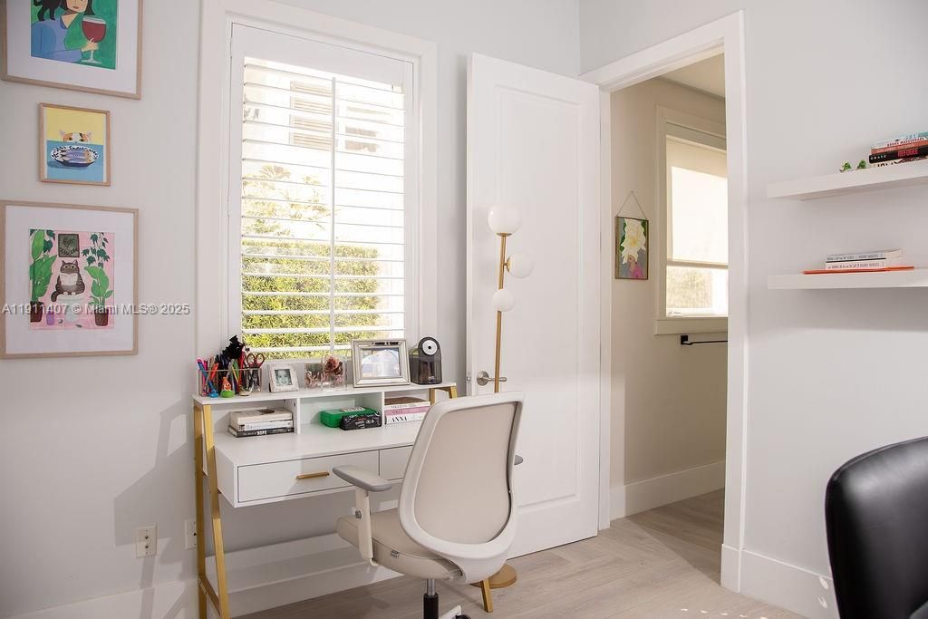 For Sale: $3,975,000 (4 beds, 4 baths, 3451 Square Feet)