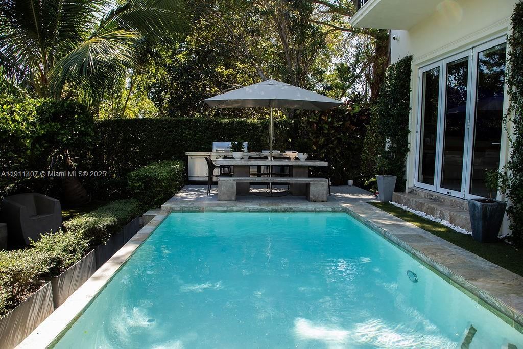 For Sale: $3,975,000 (4 beds, 4 baths, 3451 Square Feet)