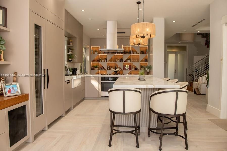 For Sale: $3,975,000 (4 beds, 4 baths, 3451 Square Feet)