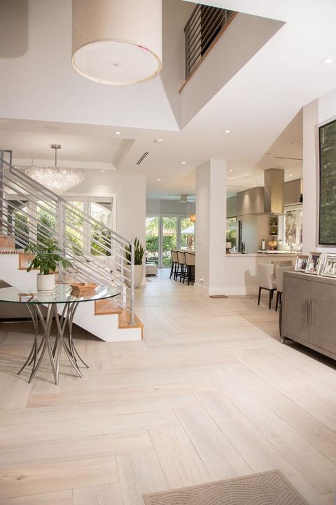 For Sale: $3,975,000 (4 beds, 4 baths, 3451 Square Feet)