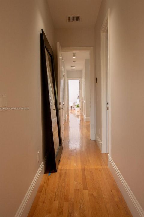 For Sale: $3,975,000 (4 beds, 4 baths, 3451 Square Feet)