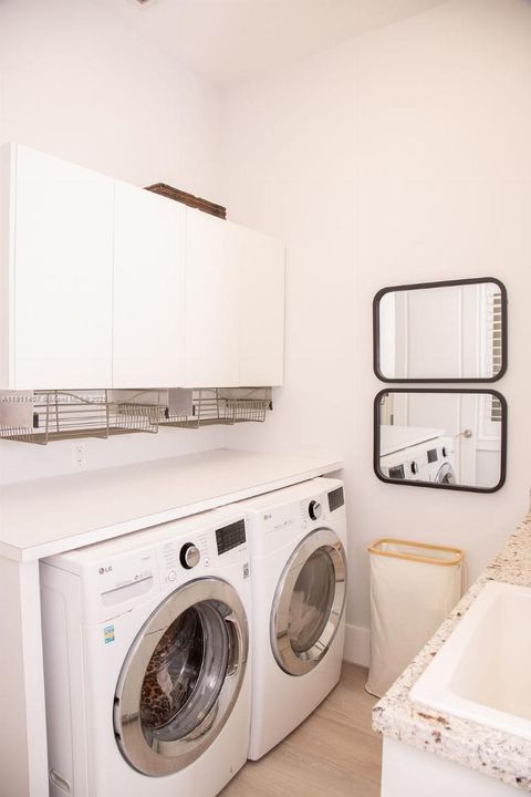 For Sale: $3,975,000 (4 beds, 4 baths, 3451 Square Feet)