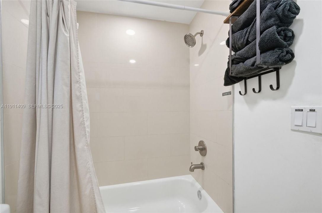 待售: $525,000 (3 贝兹, 2 浴室, 1268 平方英尺)