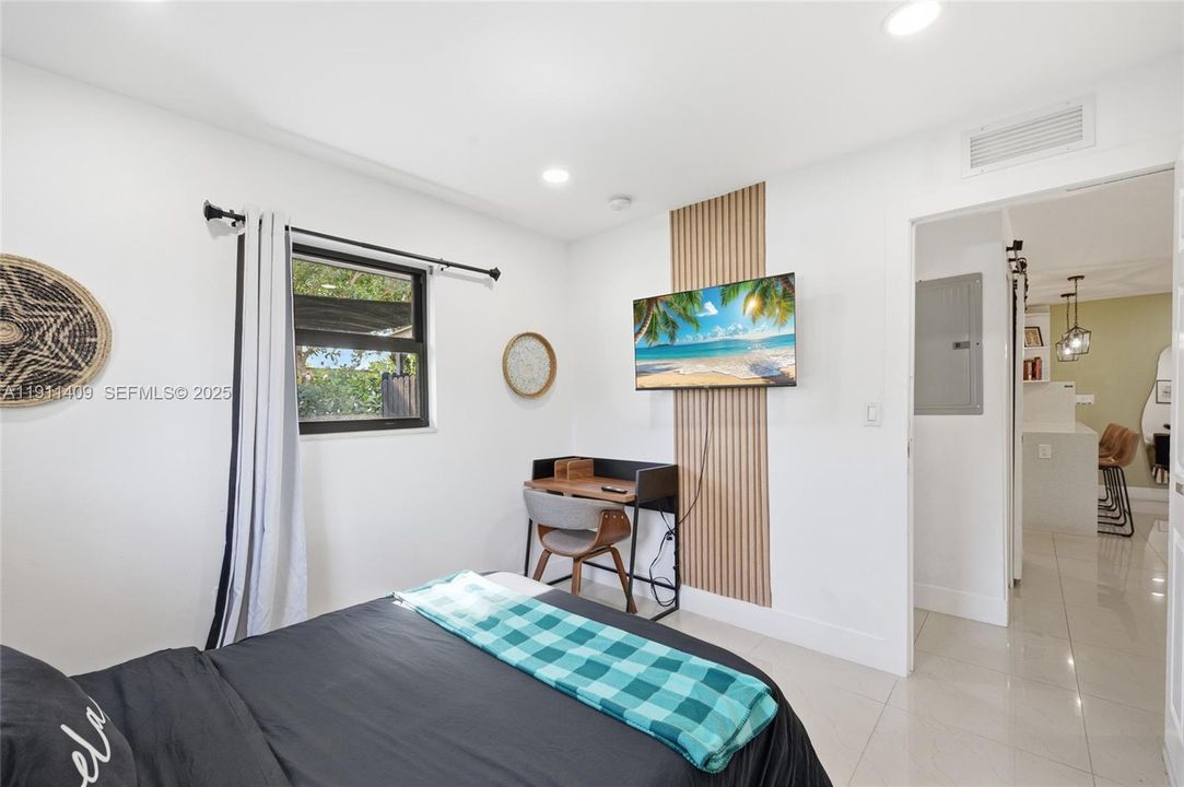 待售: $525,000 (3 贝兹, 2 浴室, 1268 平方英尺)