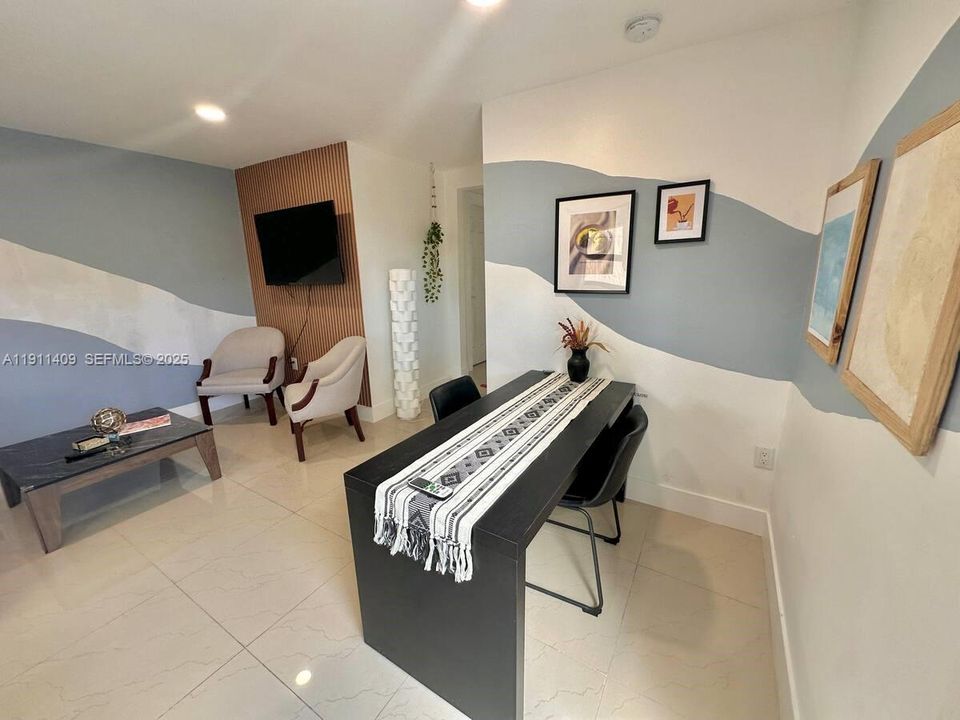 待售: $525,000 (3 贝兹, 2 浴室, 1268 平方英尺)