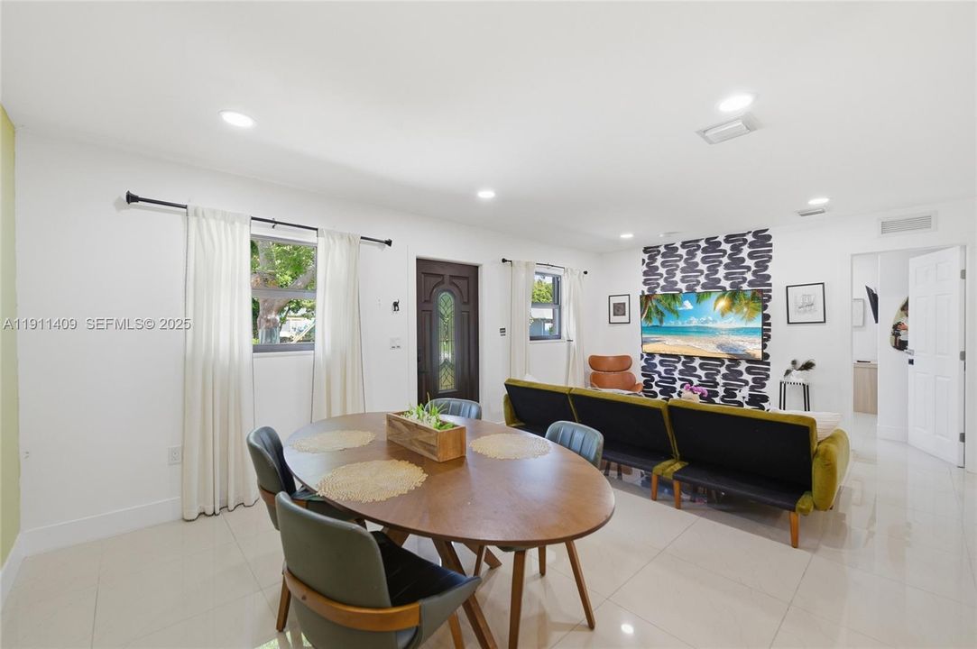 待售: $525,000 (3 贝兹, 2 浴室, 1268 平方英尺)