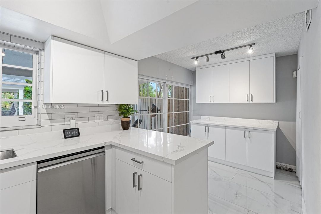 For Rent: $4,600 (4 beds, 2 baths, 2022 Square Feet)