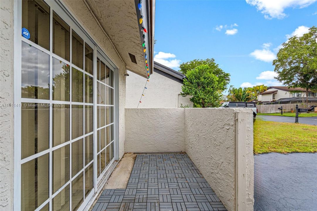 For Rent: $4,600 (4 beds, 2 baths, 2022 Square Feet)