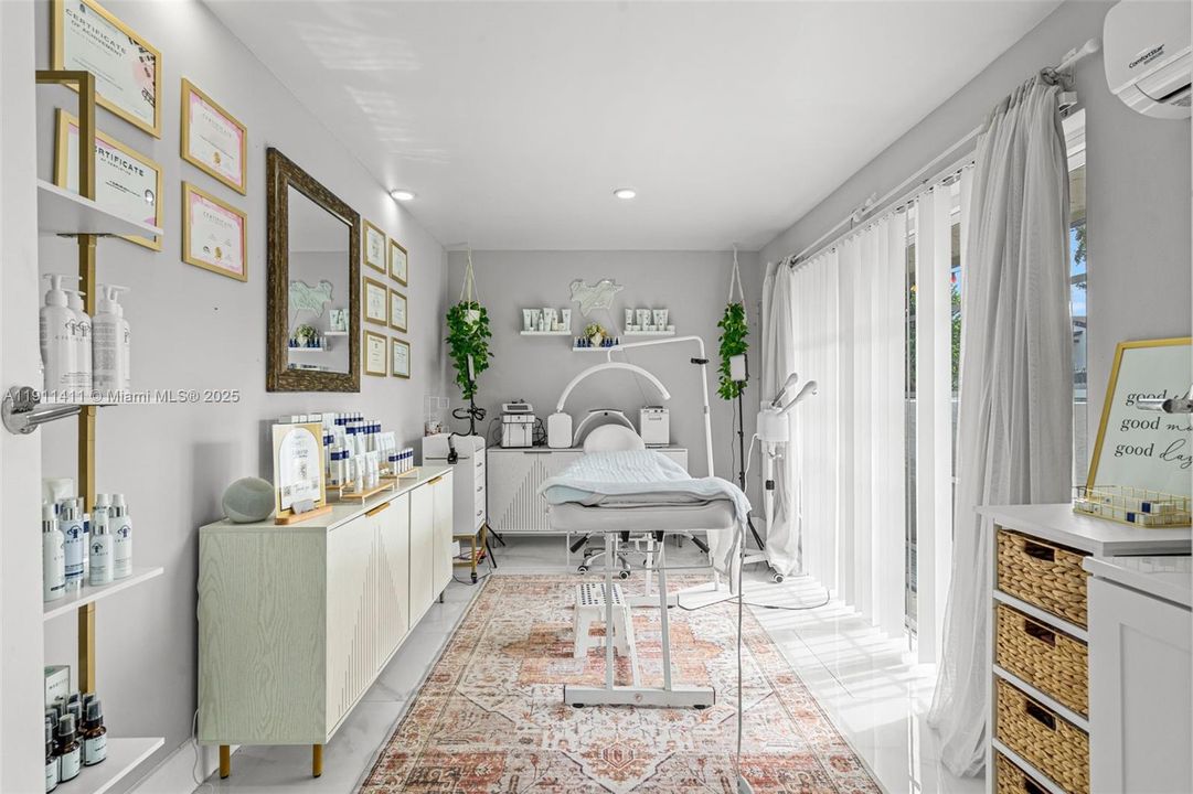 For Rent: $4,600 (4 beds, 2 baths, 2022 Square Feet)