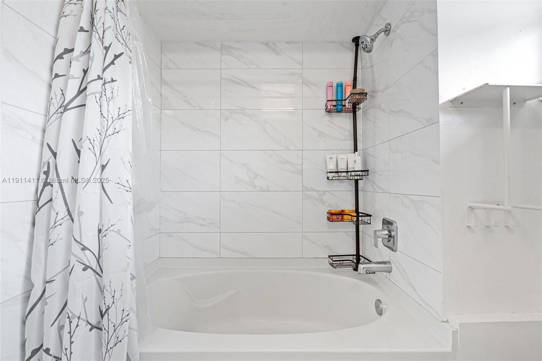 For Rent: $4,600 (4 beds, 2 baths, 2022 Square Feet)