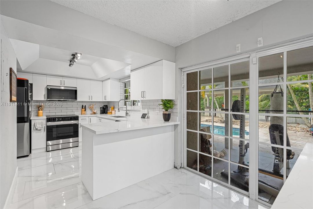 For Rent: $4,600 (4 beds, 2 baths, 2022 Square Feet)