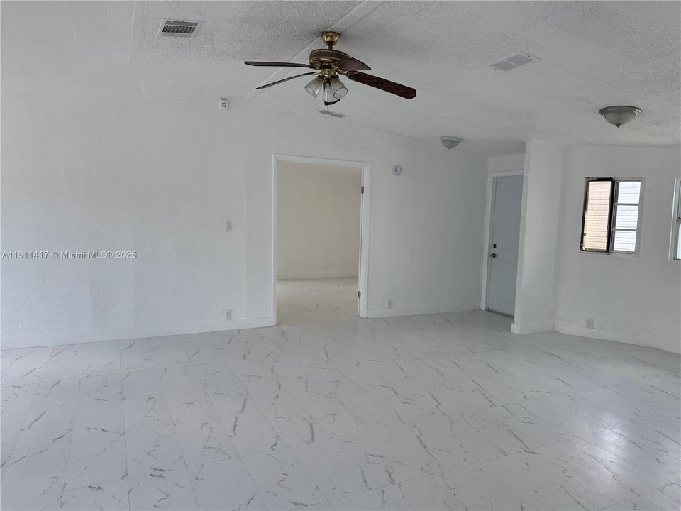 For Rent: $2,500 (4 beds, 2 baths, 1430 Square Feet)