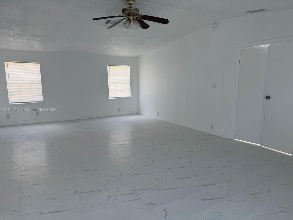 For Rent: $2,500 (4 beds, 2 baths, 1430 Square Feet)