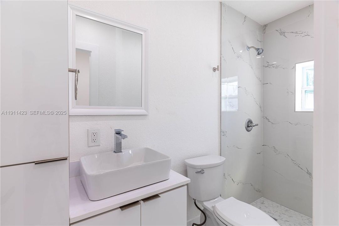 For Sale: $535,000 (3 beds, 2 baths, 1075 Square Feet)