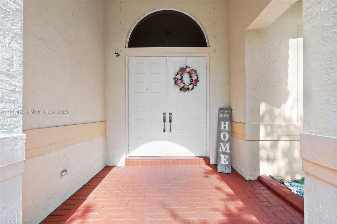 For Sale: $1,375,000 (4 beds, 3 baths, 2740 Square Feet)