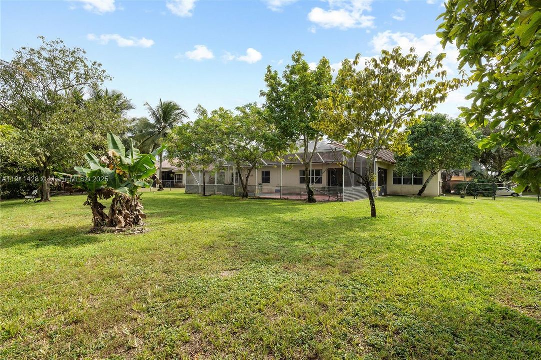 For Sale: $1,375,000 (4 beds, 3 baths, 2740 Square Feet)