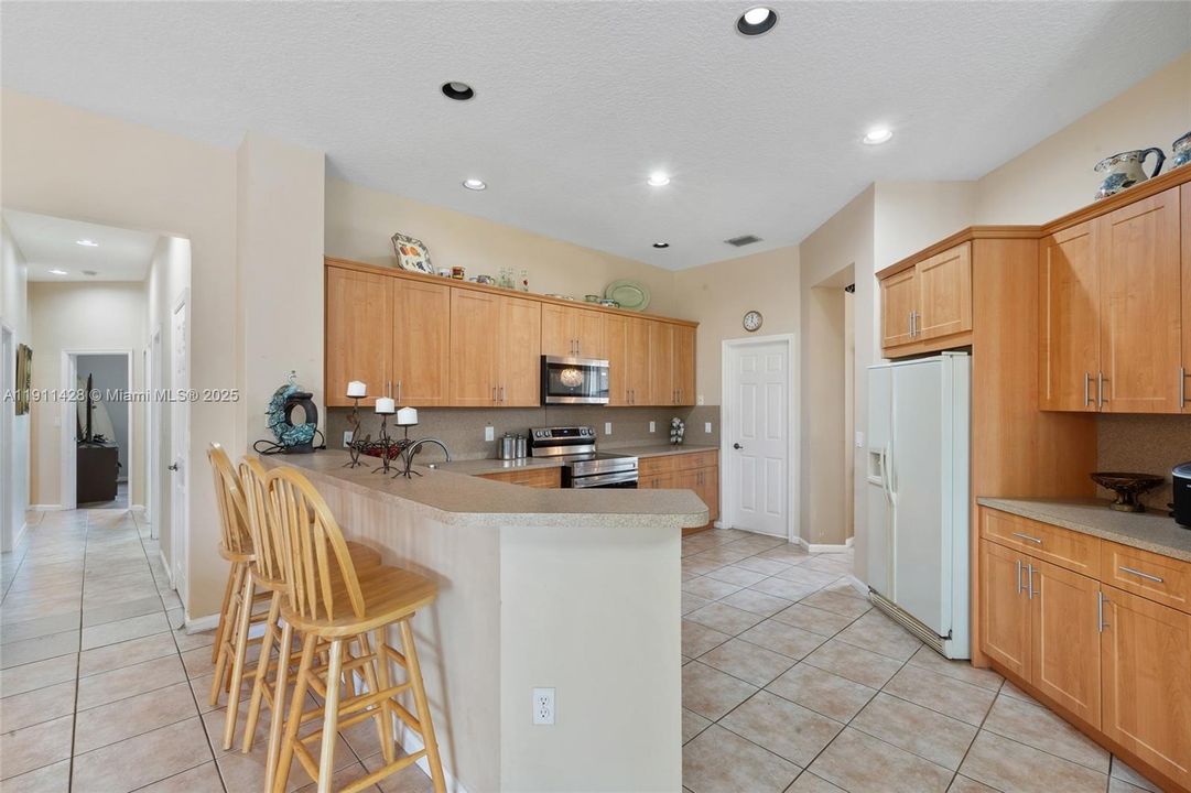 For Sale: $1,375,000 (4 beds, 3 baths, 2740 Square Feet)