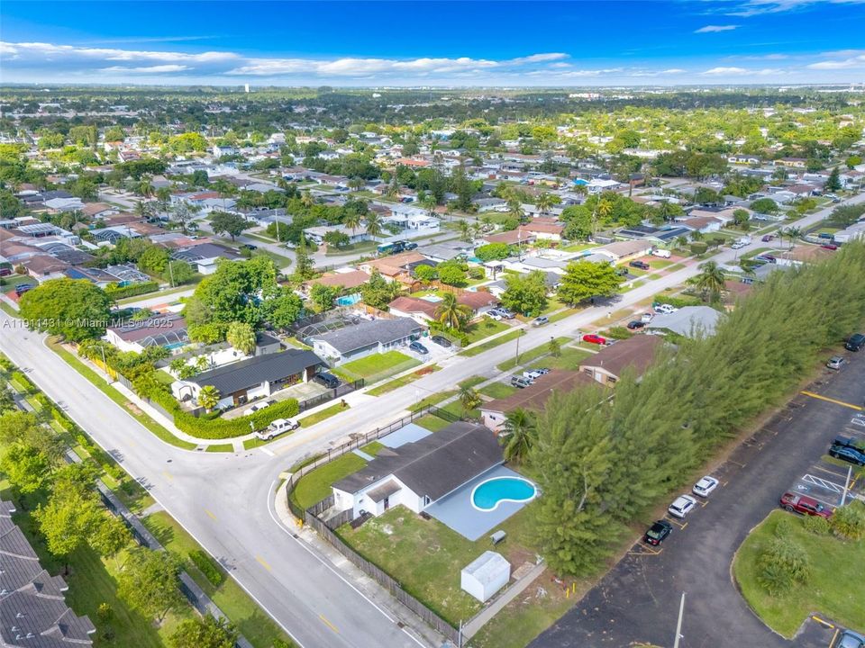 Active With Contract: $650,000 (4 beds, 3 baths, 1985 Square Feet)