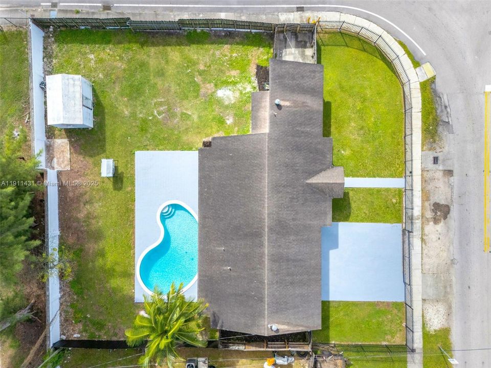 Active With Contract: $650,000 (4 beds, 3 baths, 1985 Square Feet)