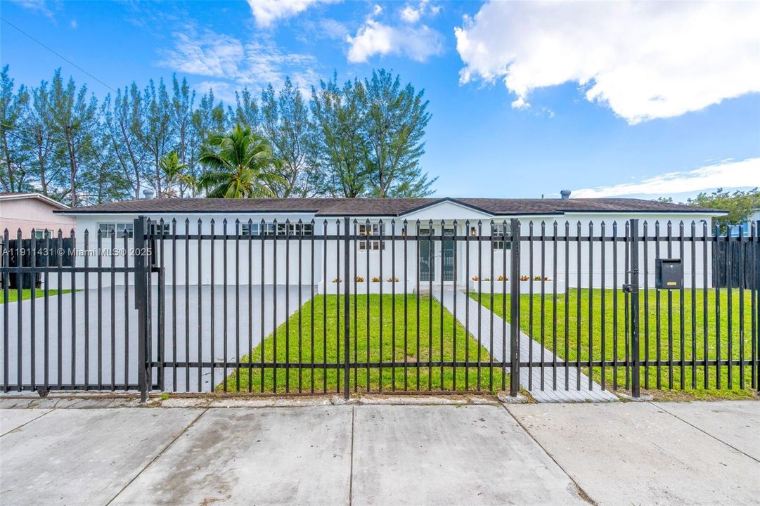 Active With Contract: $650,000 (4 beds, 3 baths, 1985 Square Feet)