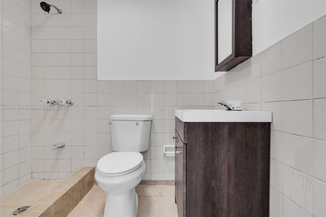 Active With Contract: $650,000 (4 beds, 3 baths, 1985 Square Feet)