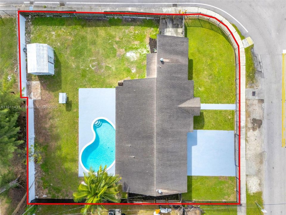 Active With Contract: $650,000 (4 beds, 3 baths, 1985 Square Feet)