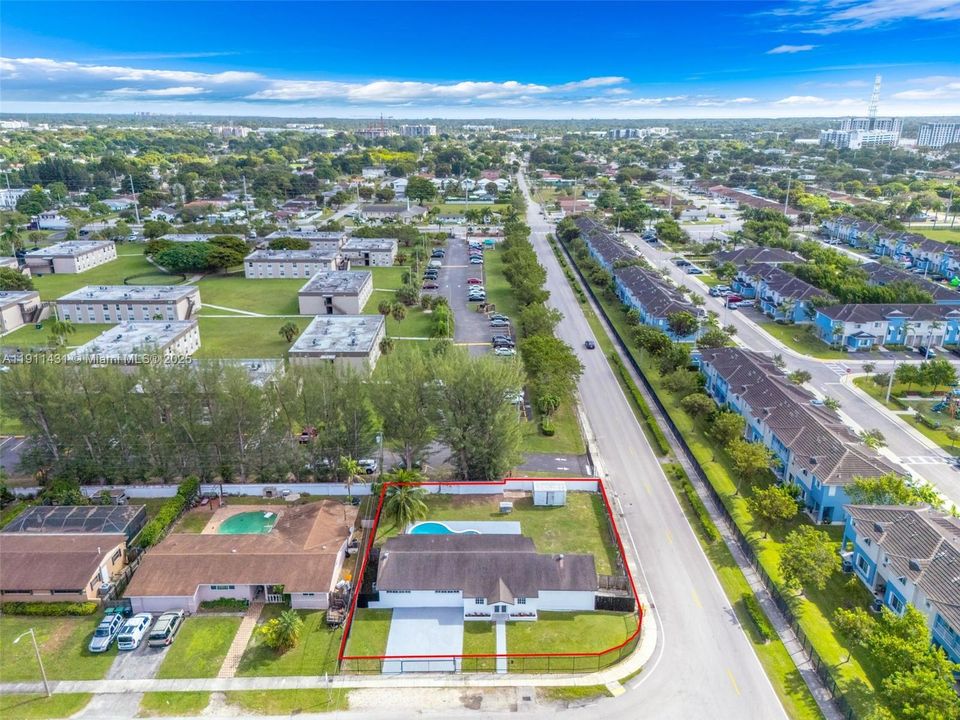 Active With Contract: $650,000 (4 beds, 3 baths, 1985 Square Feet)