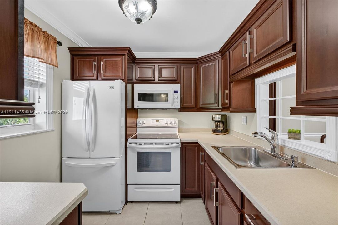 待售: $97,500 (1 贝兹, 1 浴室, 684 平方英尺)