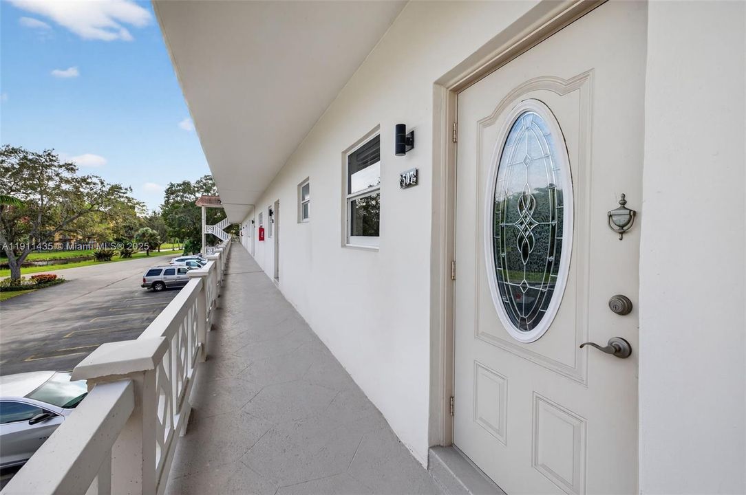 待售: $97,500 (1 贝兹, 1 浴室, 684 平方英尺)