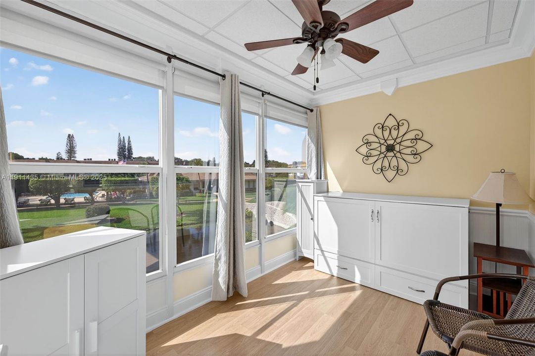 待售: $97,500 (1 贝兹, 1 浴室, 684 平方英尺)