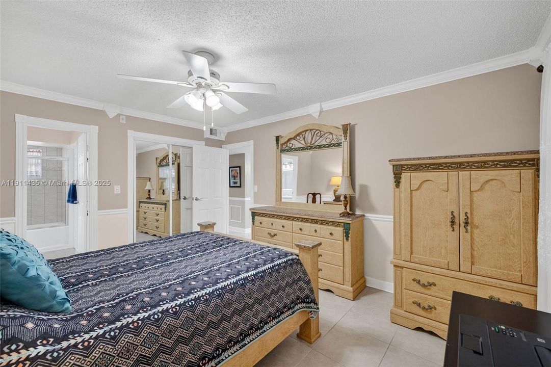 待售: $97,500 (1 贝兹, 1 浴室, 684 平方英尺)