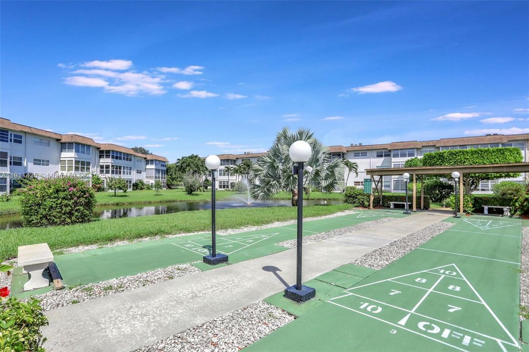 待售: $97,500 (1 贝兹, 1 浴室, 684 平方英尺)