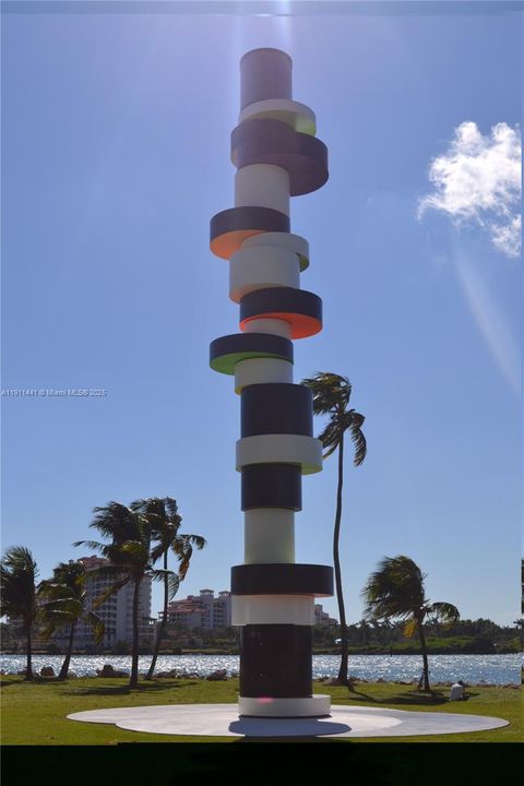 Active With Contract: $4,200 (1 beds, 1 baths, 740 Square Feet)