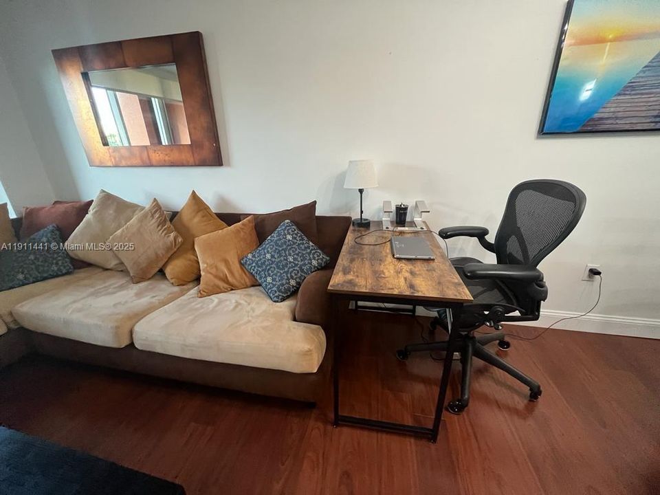 Active With Contract: $4,200 (1 beds, 1 baths, 740 Square Feet)